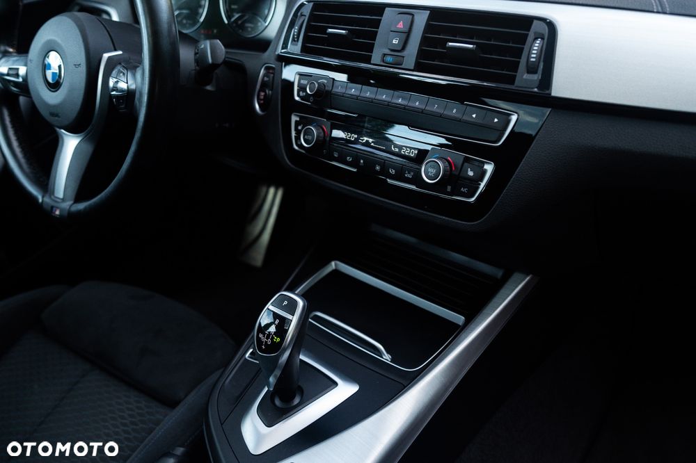 BMW Seria 2 225d M Sport - 36