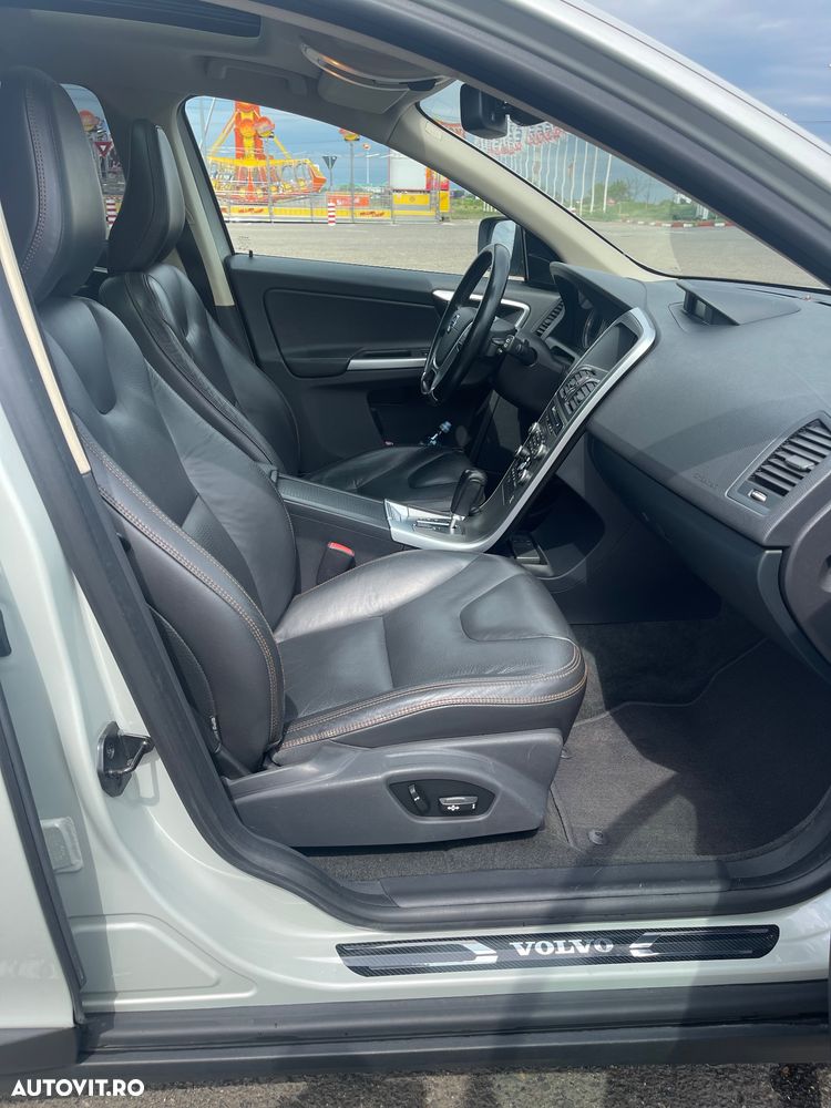 Volvo XC 60 2.4D AWD Momentum - 5