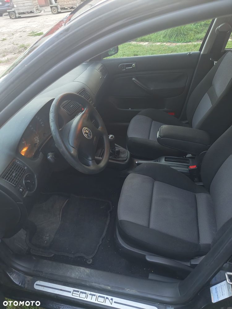 Volkswagen Golf 1.6 Basis - 5