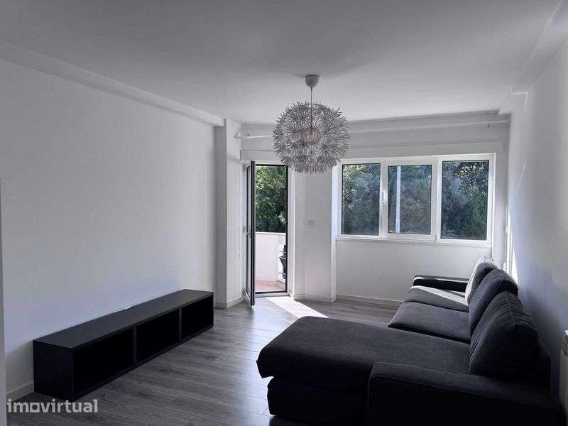 Apartamento T2 Moderno e Luminoso em Excelente Localização - Grande imagem: 3/12