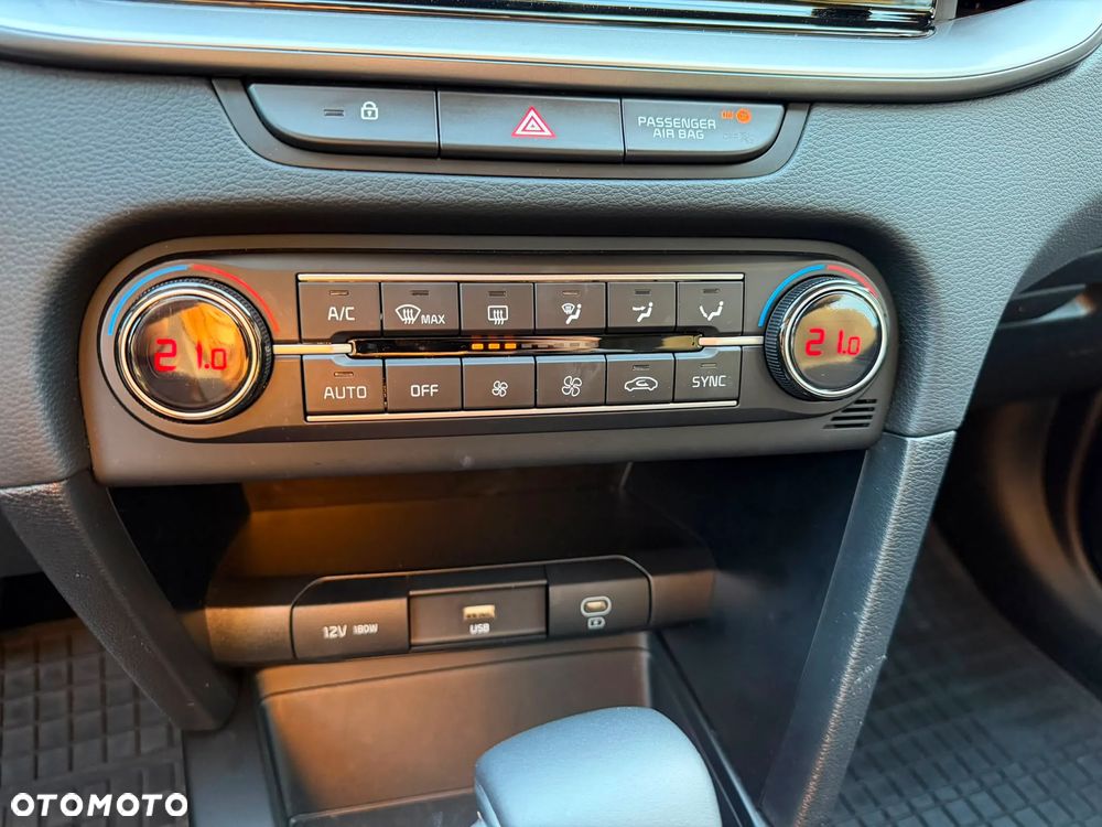 Kia XCeed 1.5 T-GDI Business Line DCT - 21