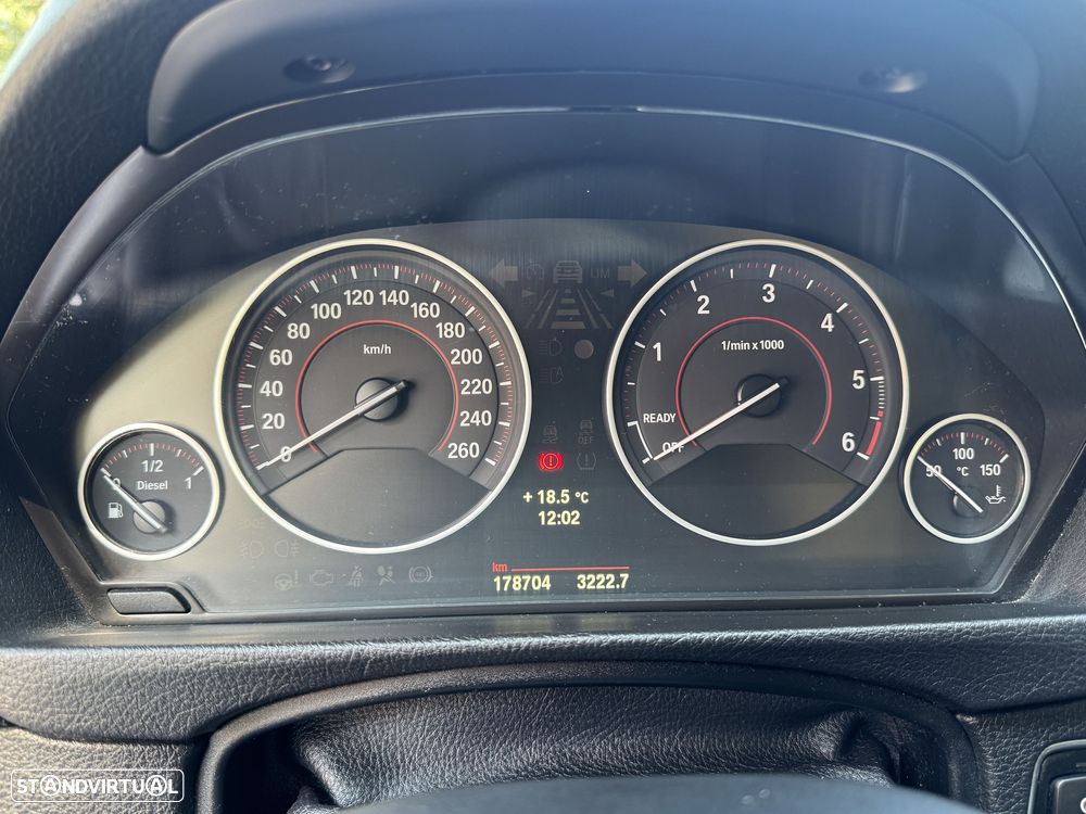 BMW 318 d Line Sport - 25