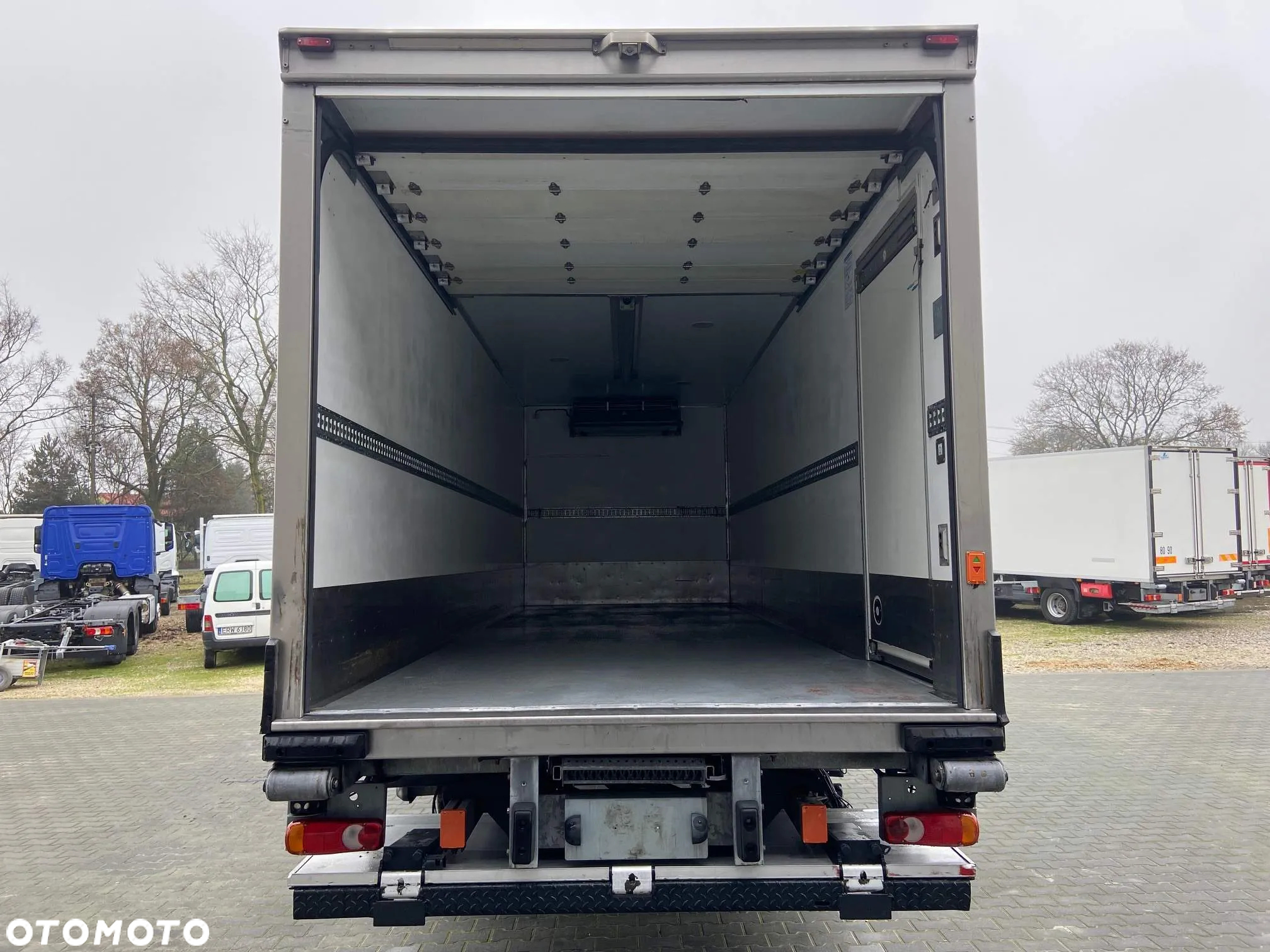 Renault MIDLUM 220 DXI 16 T  CARRIER SUPRA 850 - 5