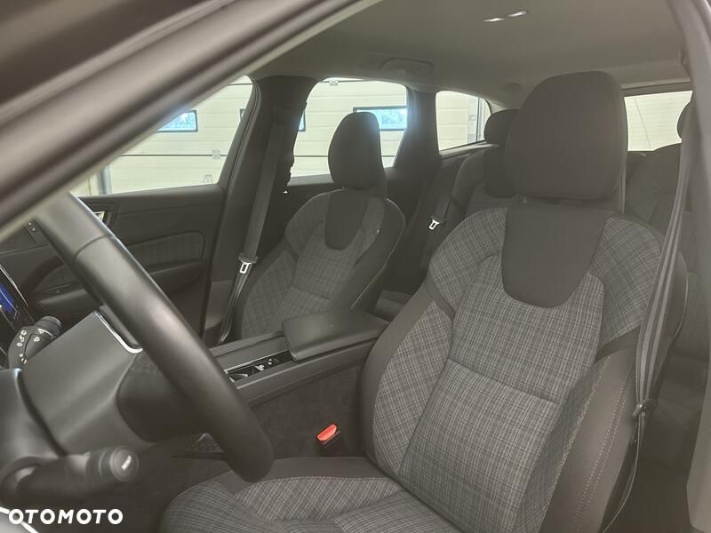 Volvo XC 60 B4 B Core - 12