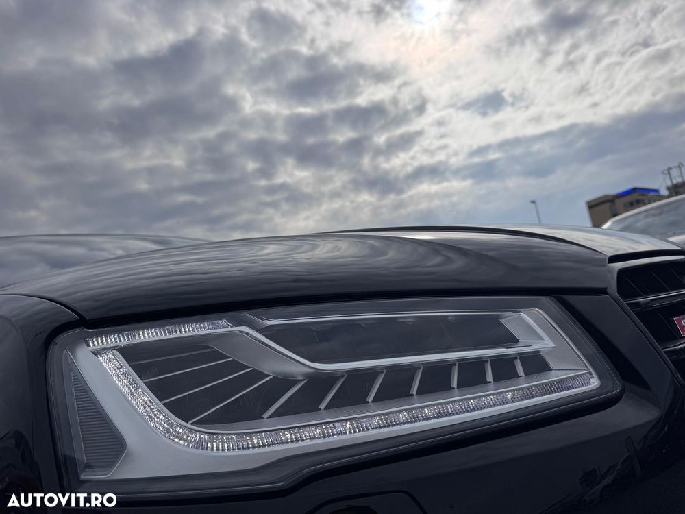 Audi S8 - 11