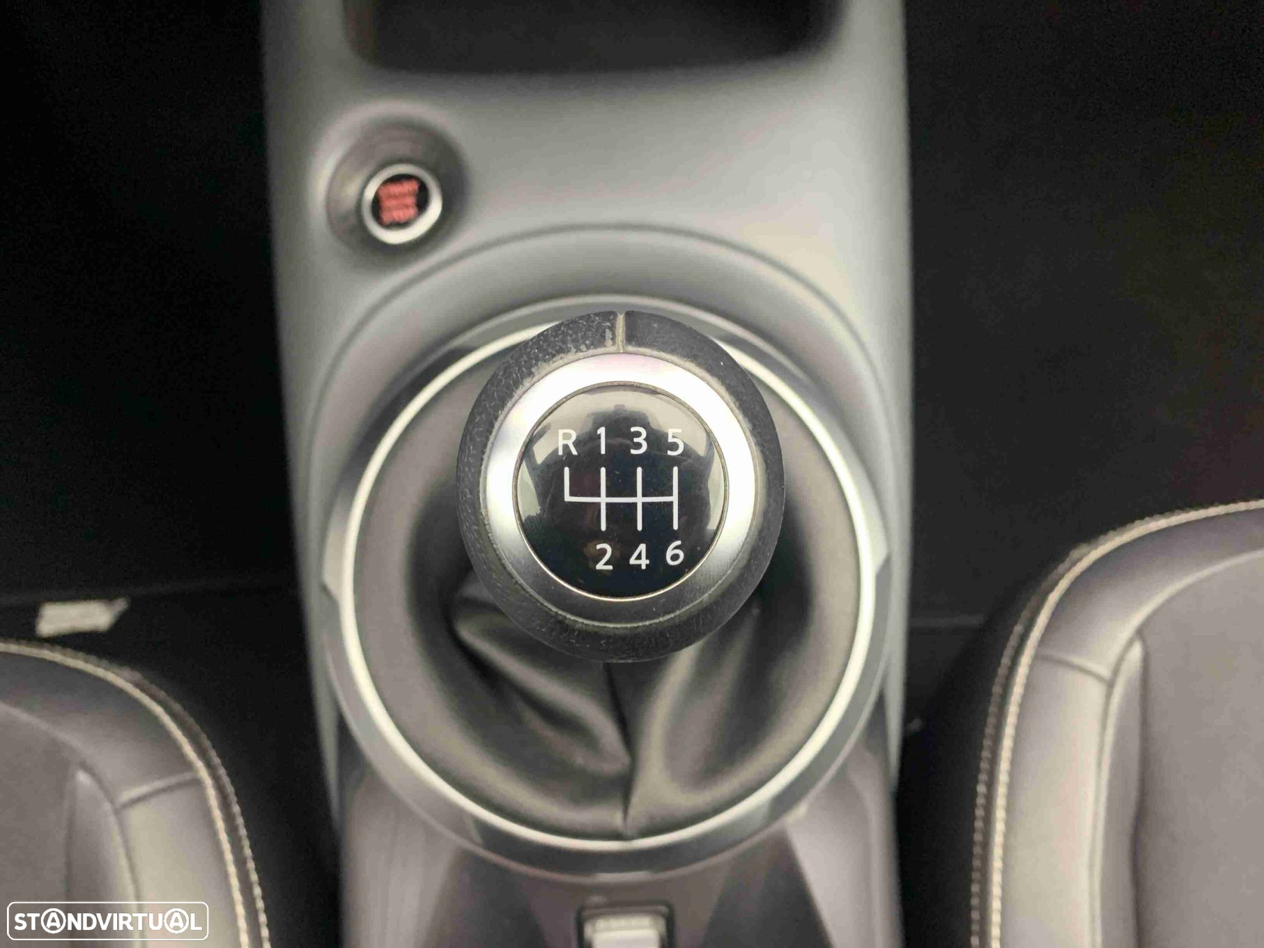 Nissan Juke 1.0 DIG-T Tekna - 10