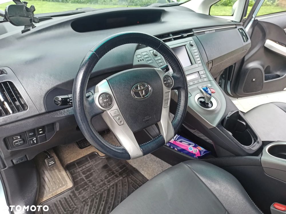 Toyota Prius Hybrid - 5
