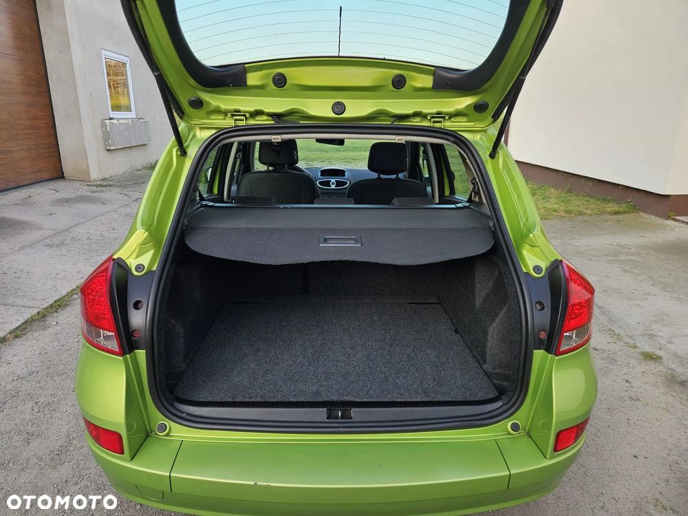 Renault Clio 1.2 16V 75 Grandtour Expression - 11