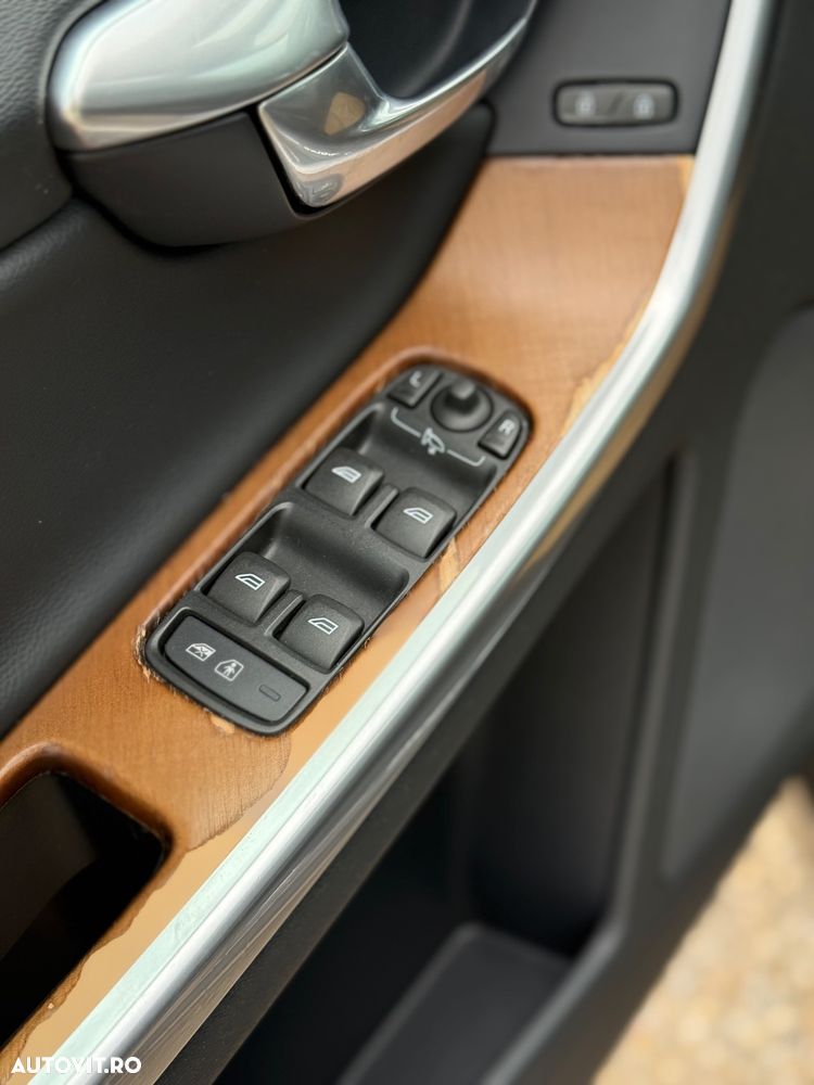 Volvo XC 60 D4 Momentum - 11