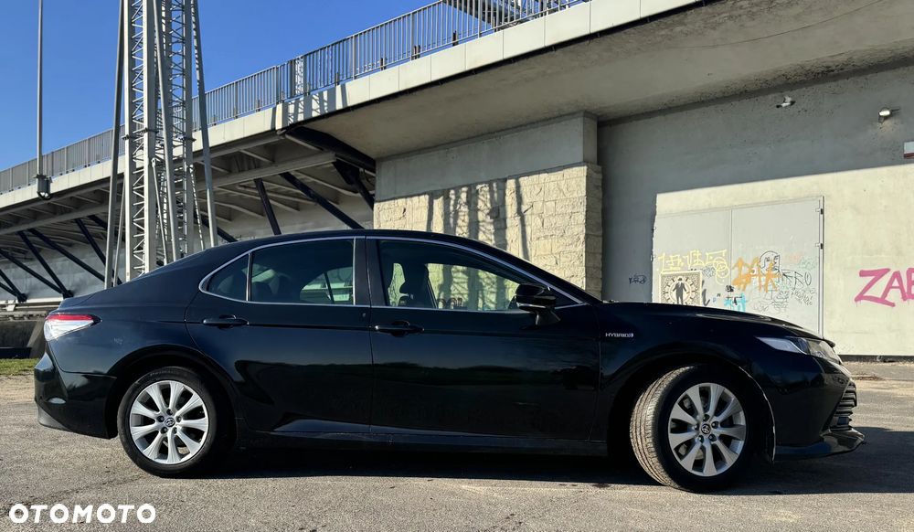 Toyota Camry 2.5 Hybrid Comfort CVT - 2