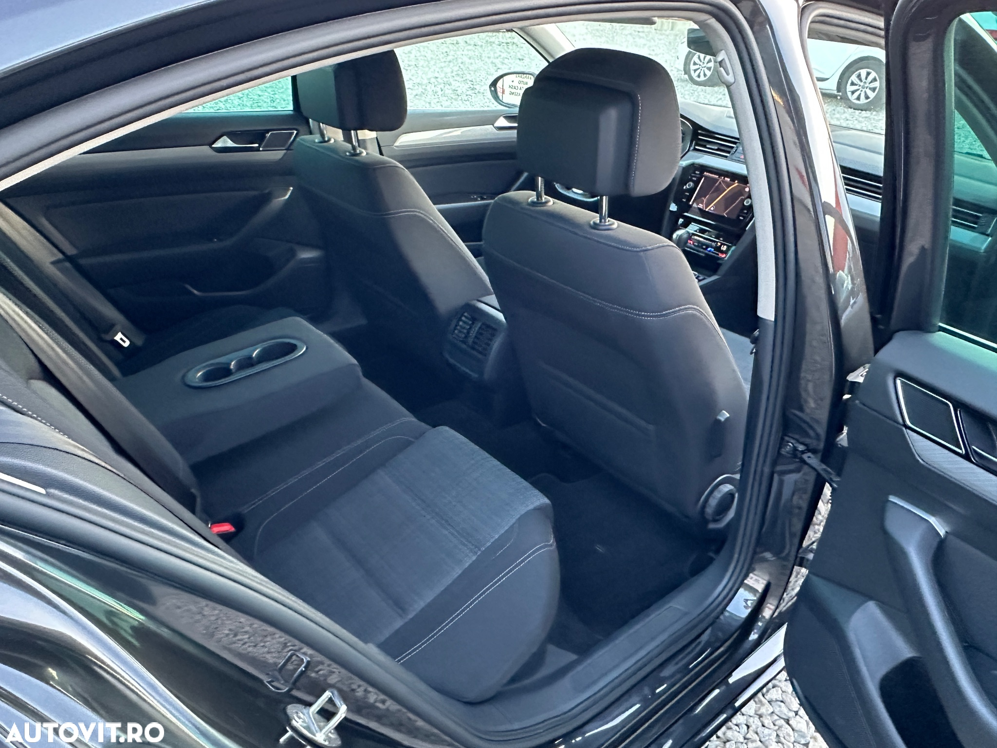 Volkswagen Passat - 13