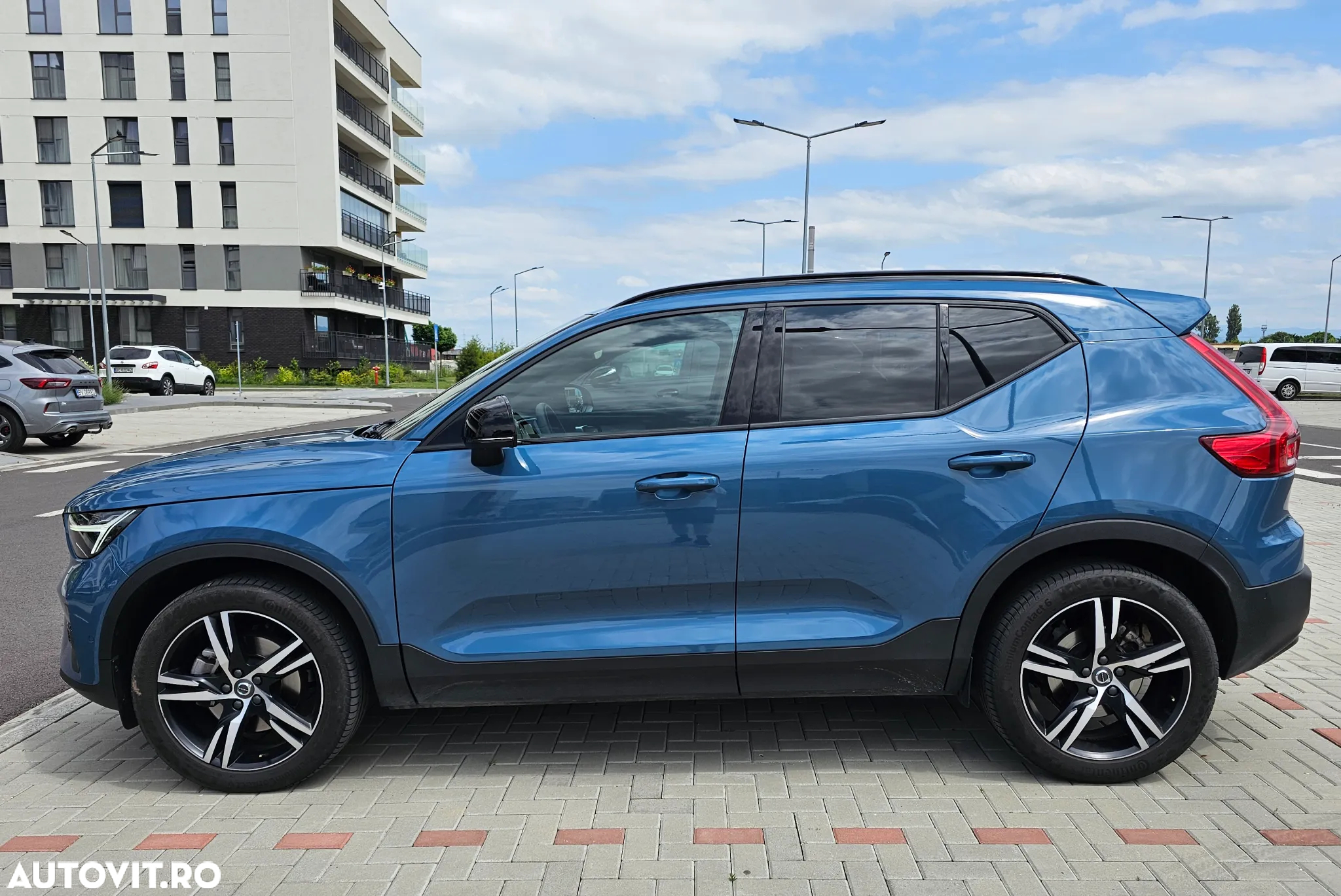 Volvo XC 40 B4 AT8 AWD Mild Hybrid R-Design - 6