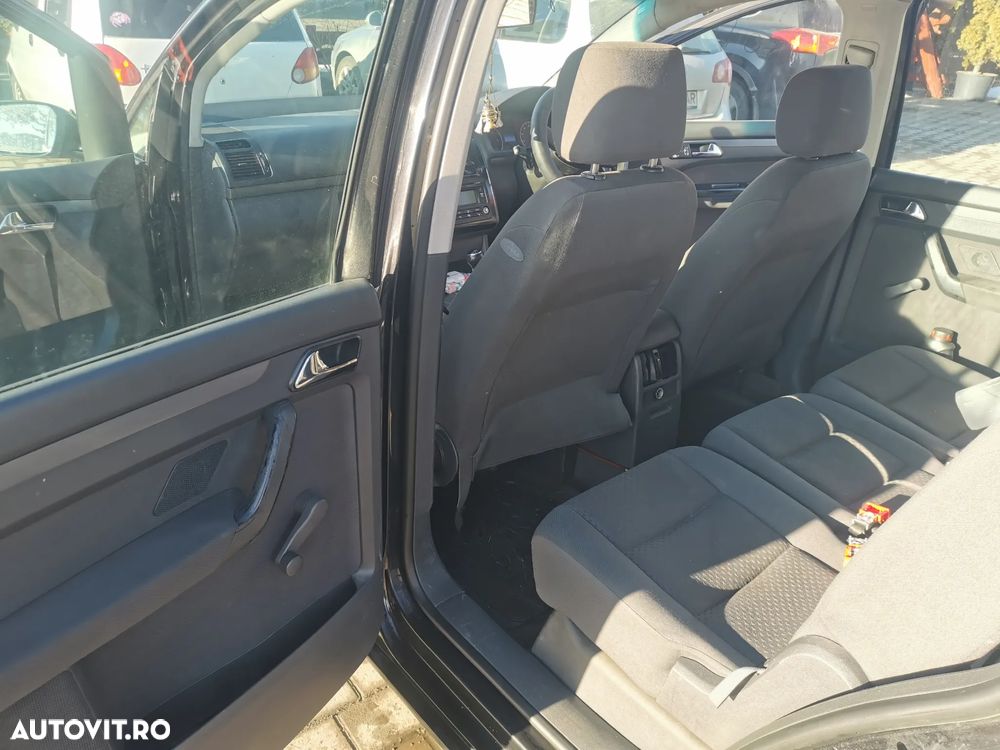 Volkswagen Touran 1.9 TDI DPF Conceptline - 9