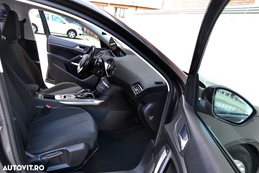 Peugeot 308 SW BlueHDi 130 EAT8 Allure - 19