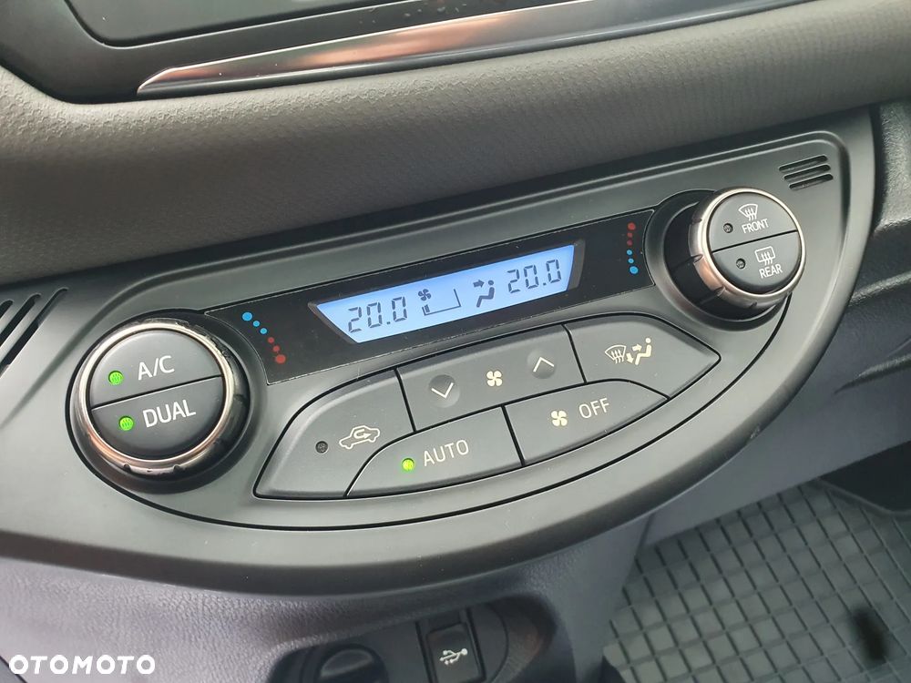 Toyota Yaris 1.5 VVT-i Lounge - 17