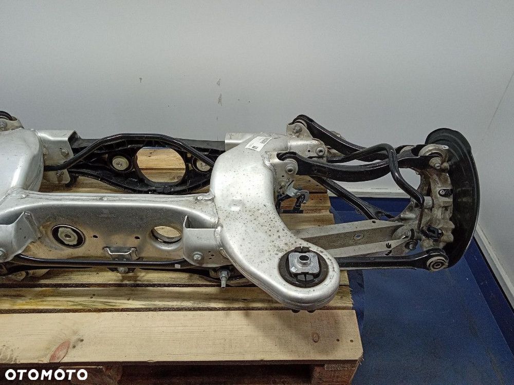 MERCEDES S KLASA W223 4.0 V8 BITURBO BELKA ZAWIESZENIA TYŁ A2233520100 - 12