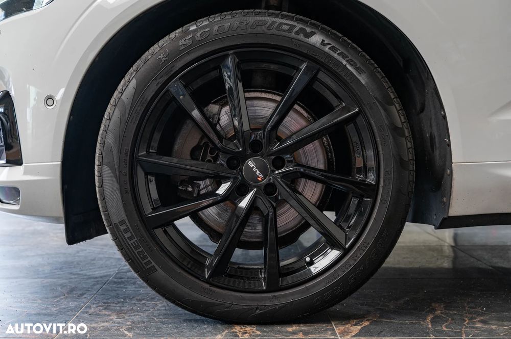 Volvo XC 60 D5 AWD Geartronic RDesign - 18
