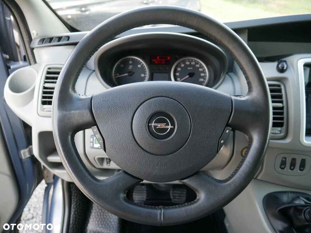 Opel Vivaro - 32