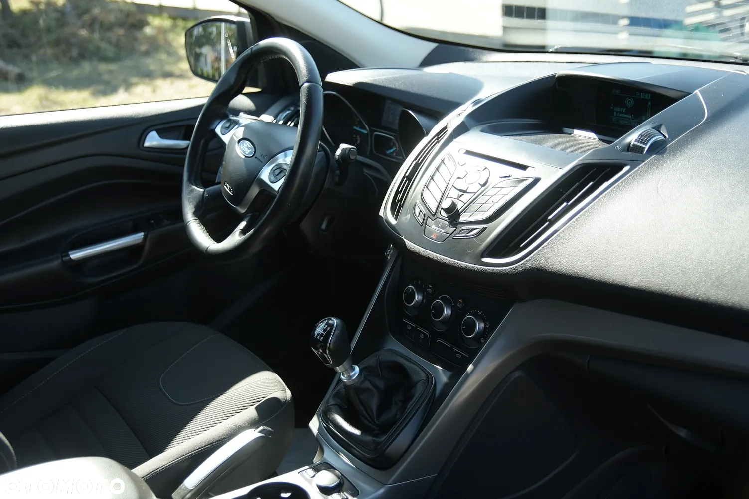 Ford Kuga - 24