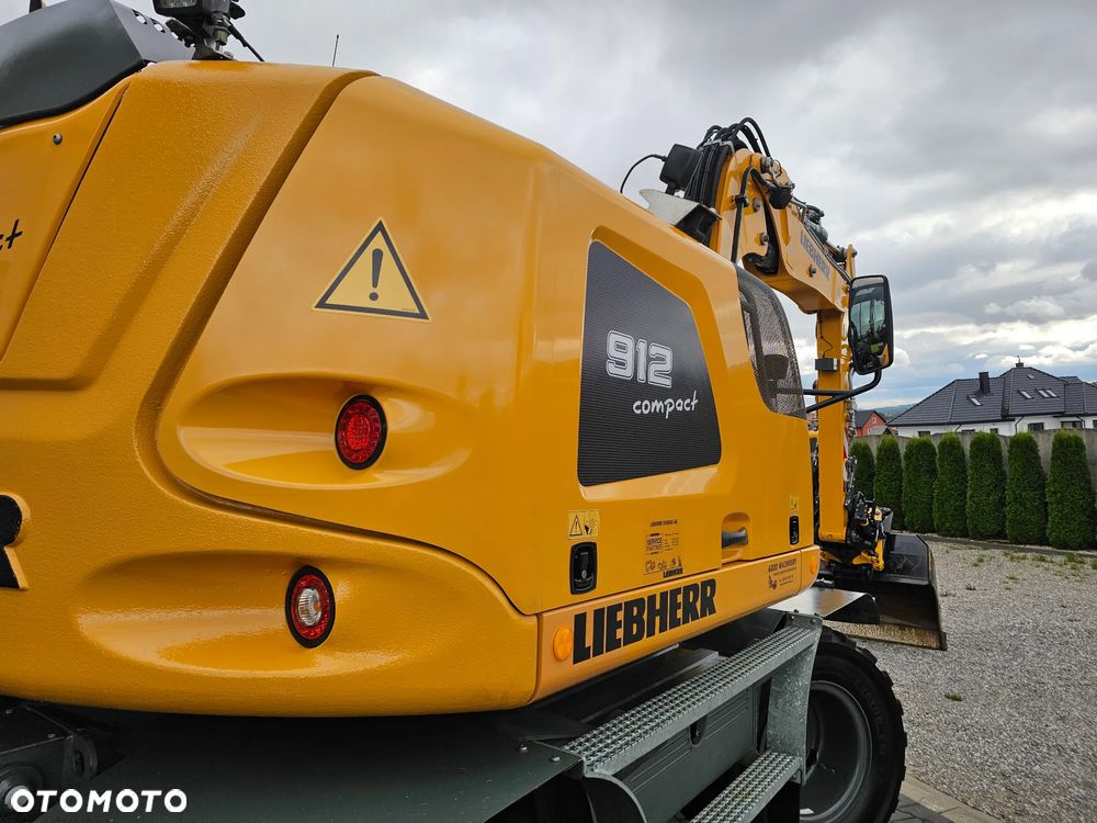 Liebherr A 912 Compact - 14