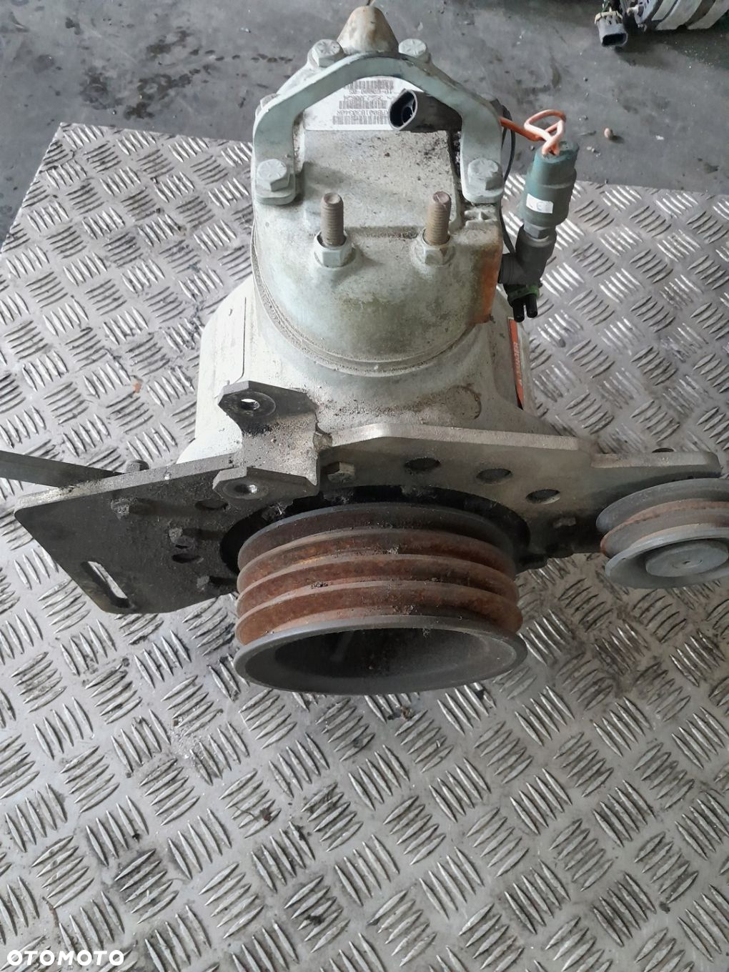 KOMPRESOR SPRĘŻARKA CARRIER SUPRA 522/544/550/750/750 MT - 4