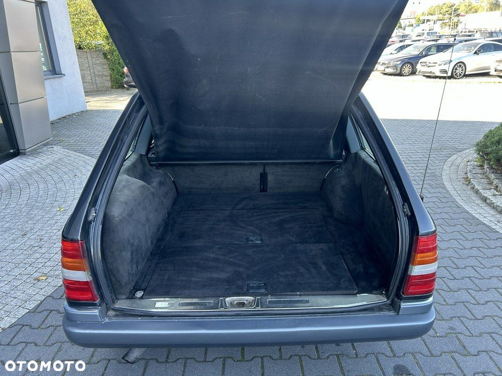 Mercedes-Benz Klasa E 250 T D Elegance - 6