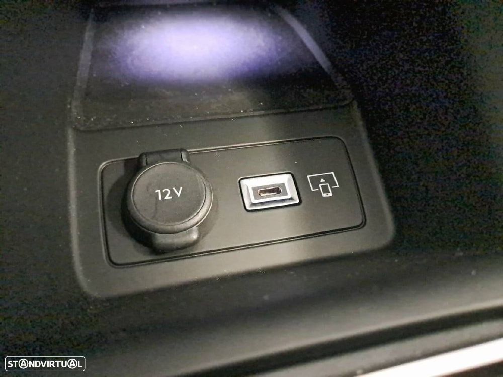 Peugeot 408 1.2 Hybrid Allure e-DCS6 - 24