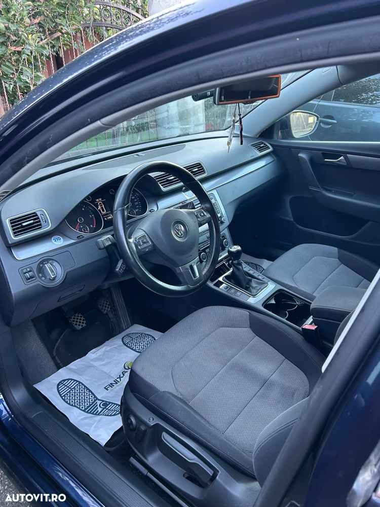 Volkswagen Passat Variant 2.0 Blue TDI SCR Comfortline - 6