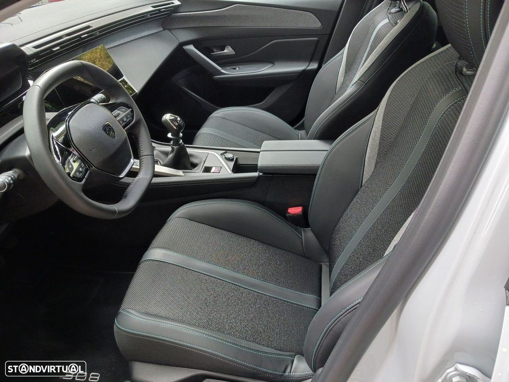 Peugeot 308 1.2 PureTech Allure Pack - 29