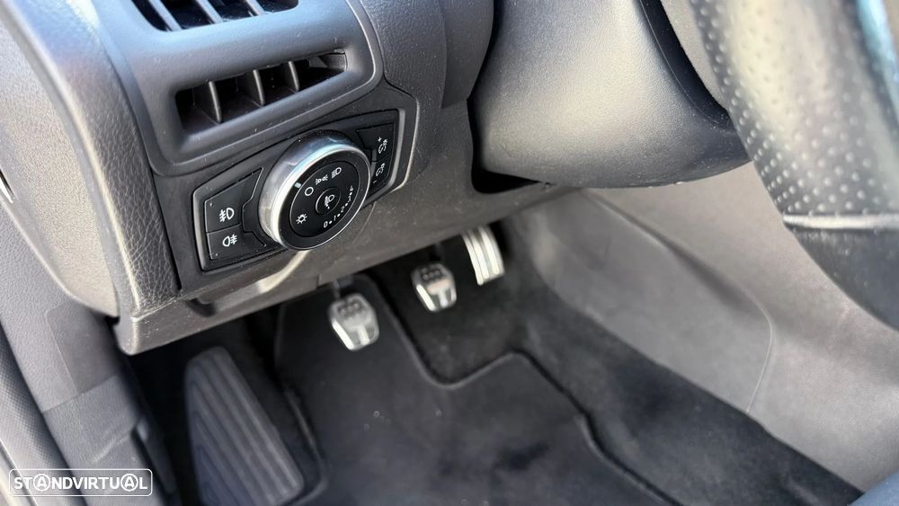 Ford Focus 1.0 EcoBoost S&S COOL&CONNECT DESIGN - 11