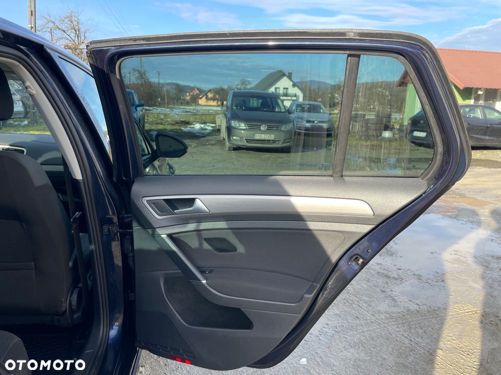 Volkswagen Golf - 12