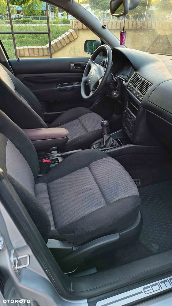 Volkswagen Golf - 8
