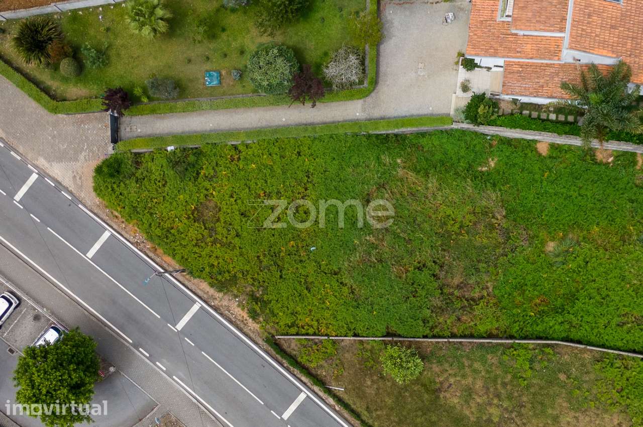 Terreno com licença para moradia - Praia de Brito, S. Félix da Mari... - Grande imagem: 3/29