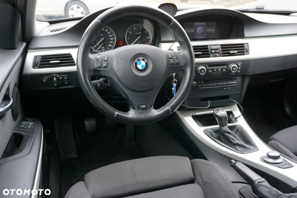 BMW Seria 3 318i Edition Sport - 11