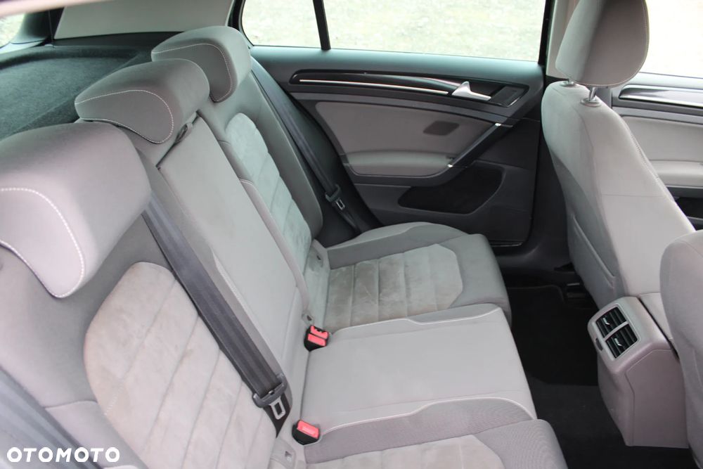 Volkswagen Golf 2.0 BlueTDI Highline - 23
