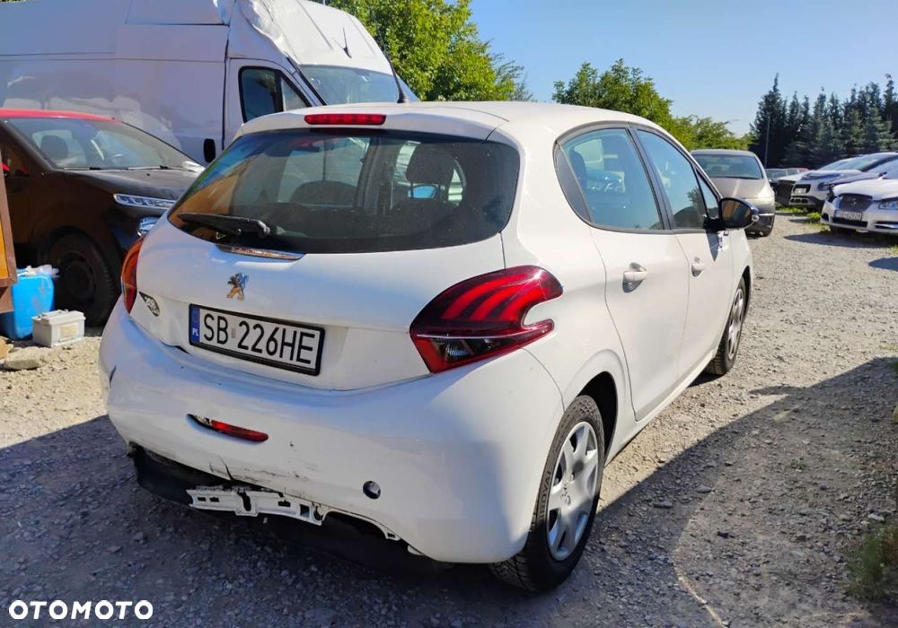 Peugeot 208 - 4