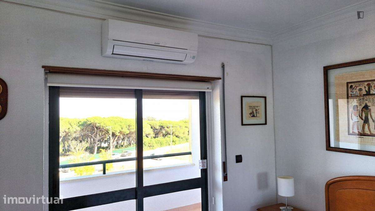 Quarto - localizado em Caparica Lisbon - Grande imagem: 3/26