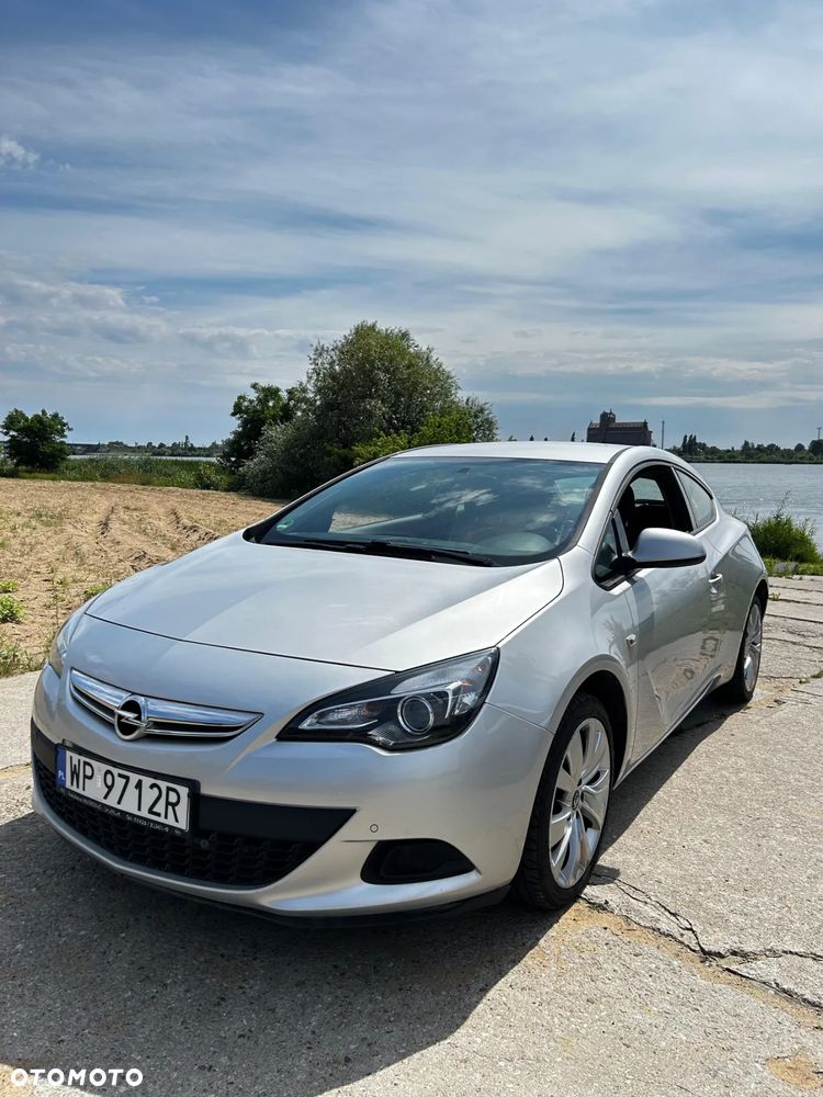 Opel Astra IV GTC 1.4 T Sport EU6 - 1
