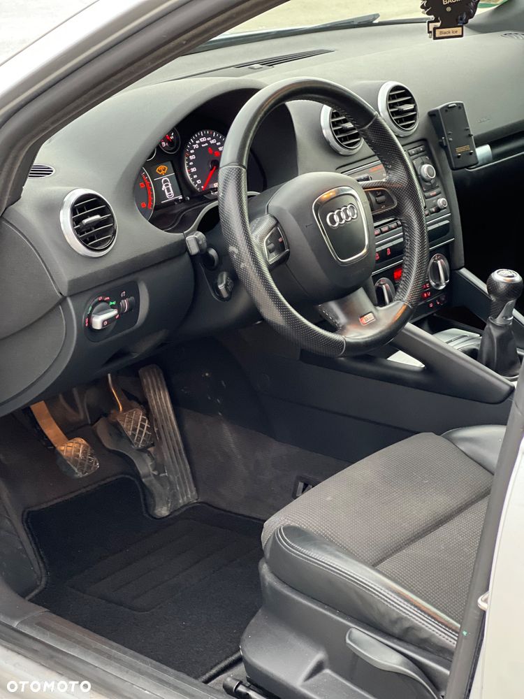 Audi A3 2.0 TDI DPF S line Sportpaket - 19