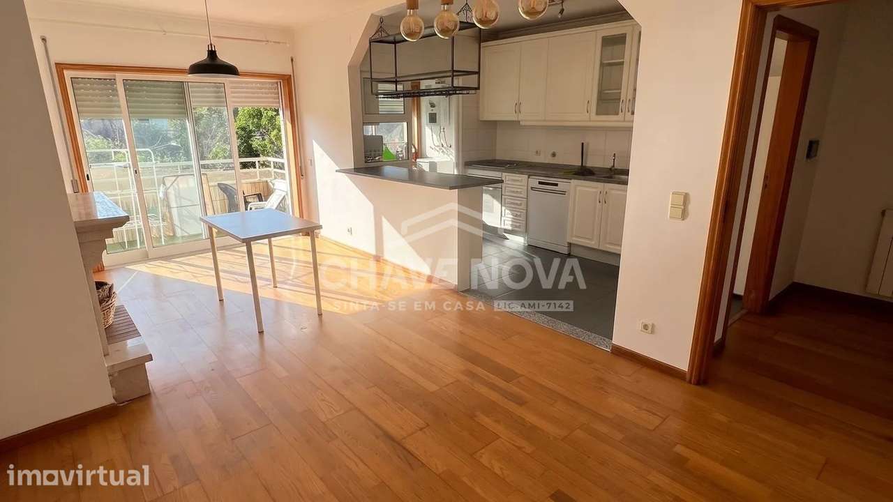 Apartamento T2 c/ Garagem Box em Vilar do Paraíso - Gaia - Grande imagem: 2/23