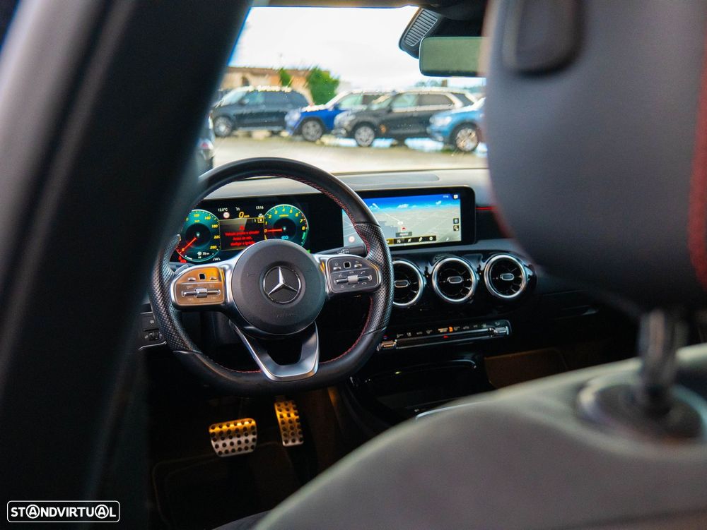 Mercedes-Benz A 250 Limousine e 8G-DCT AMG Line - 22