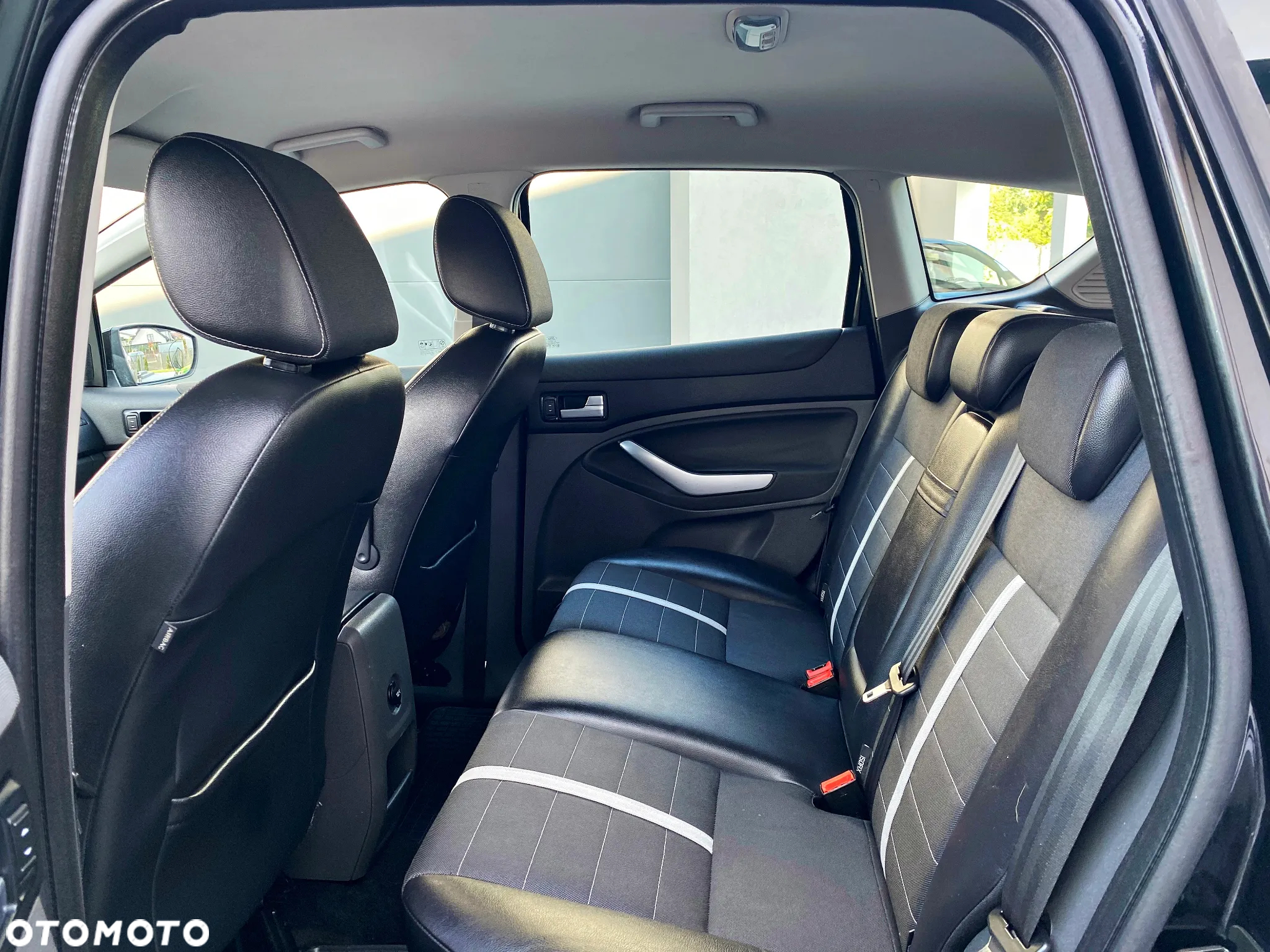 Ford Kuga 2.0 TDCi 2x4 Titanium - 23