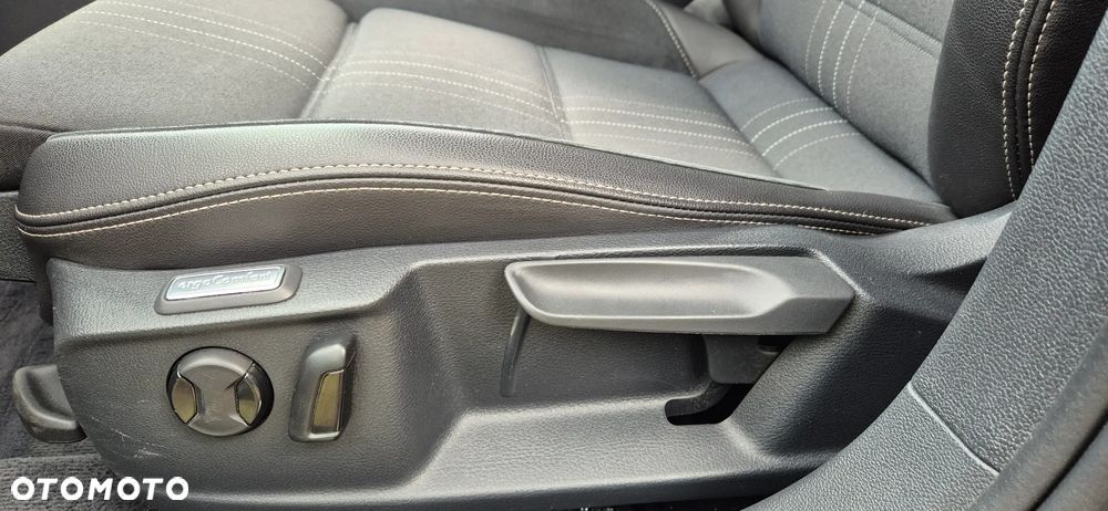 Volkswagen Passat - 12