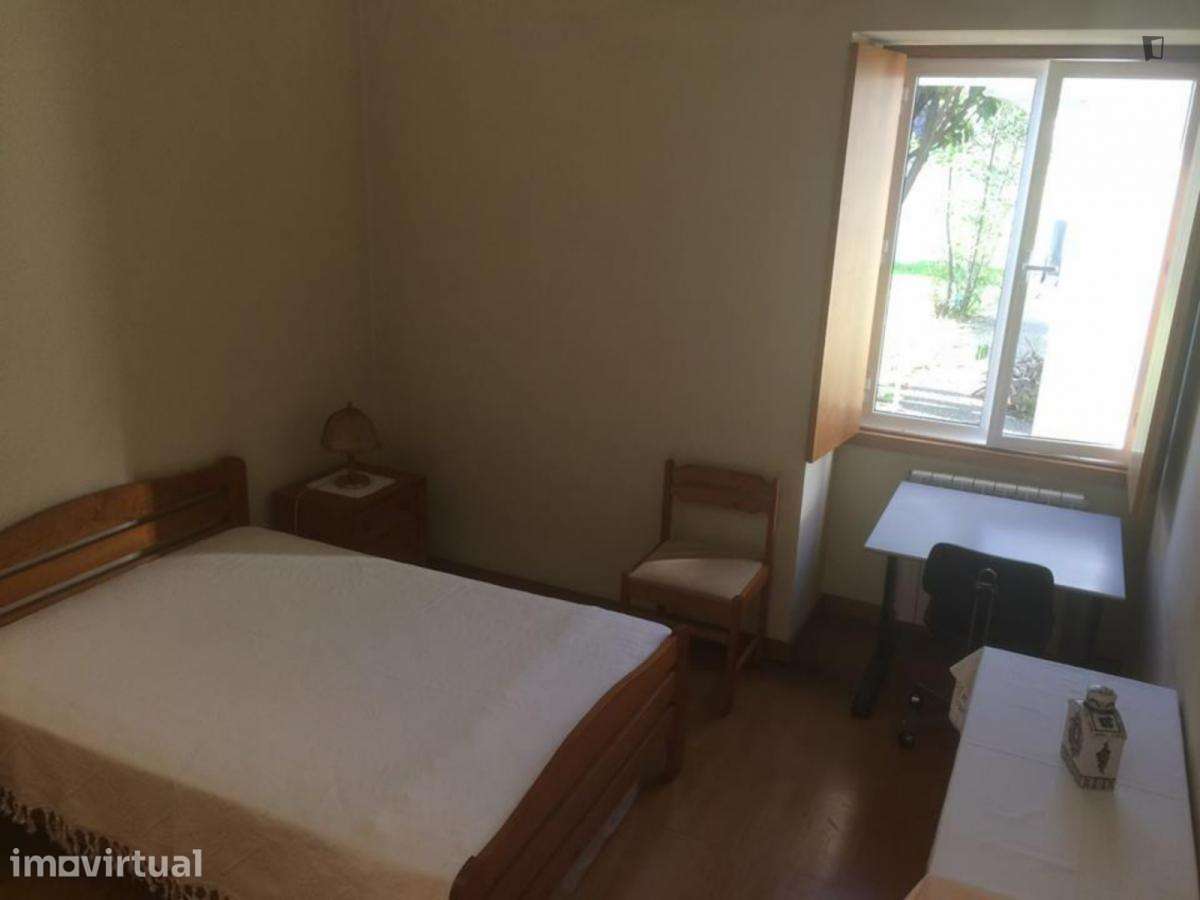 Quarto - localizado em Vila nova de gaia - Grande imagem: 3/23