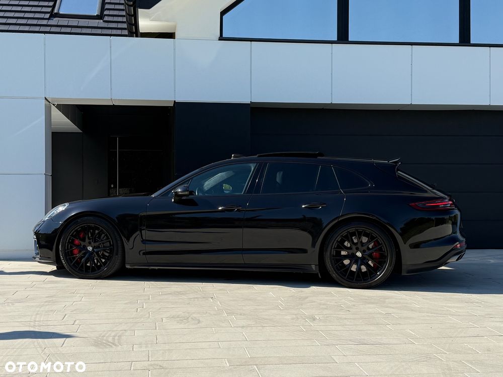 Porsche Panamera Turbo Sport Turismo - 19