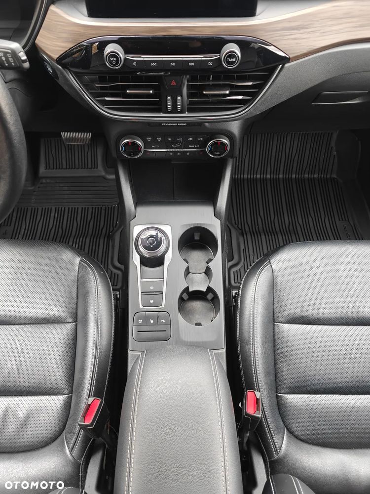 Ford Kuga 2.5 Duratec FHEV TITANIUM - 13