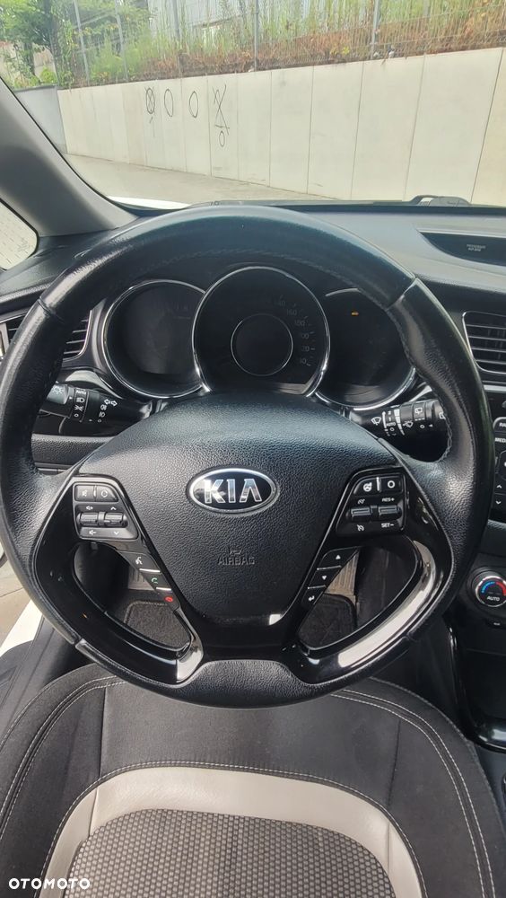 Kia Ceed - 16