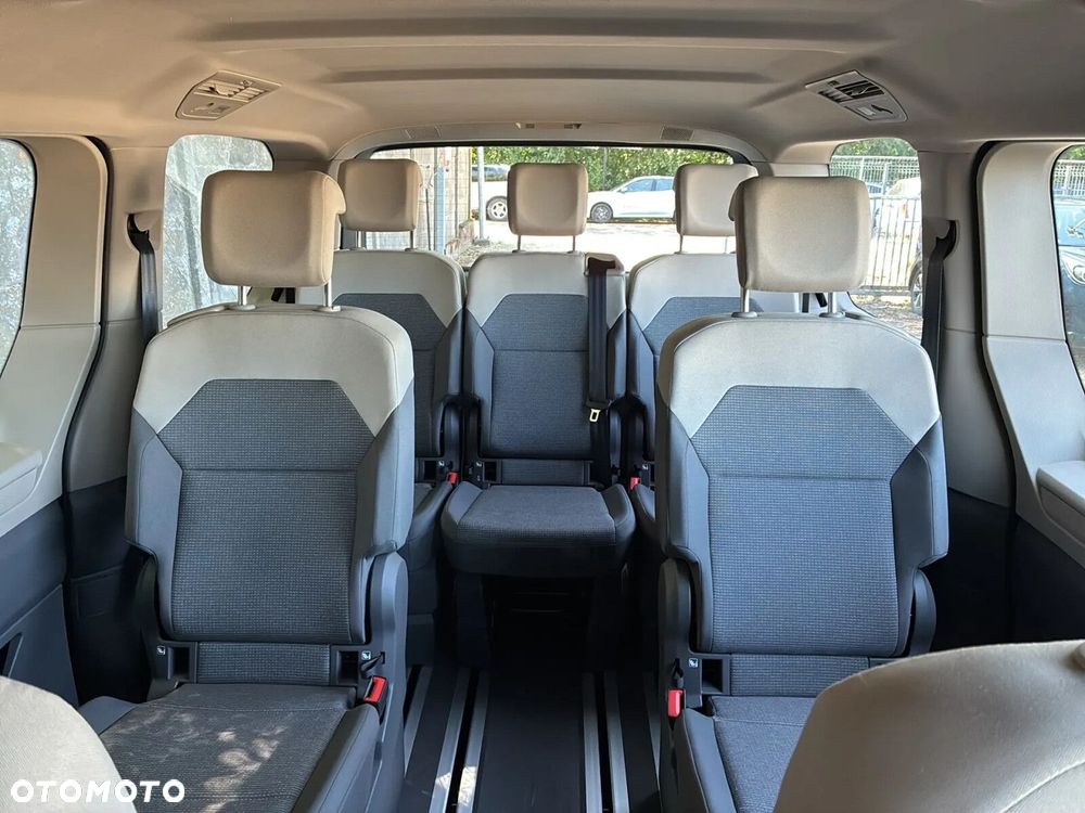 Volkswagen Multivan - 18