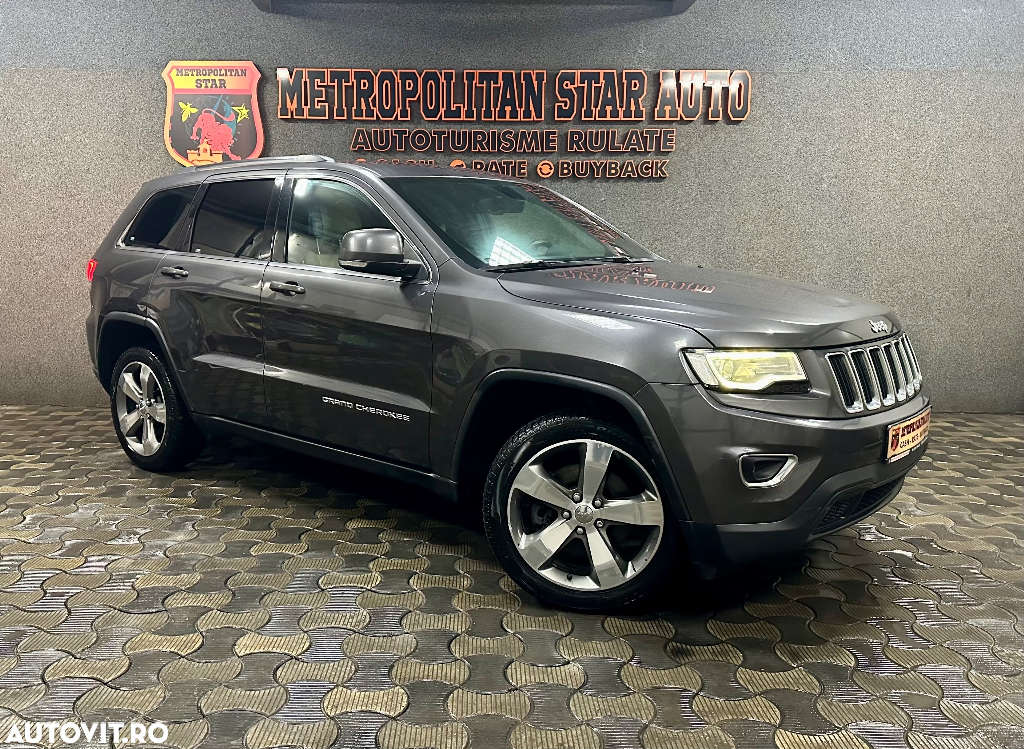 Jeep Grand Cherokee - 2