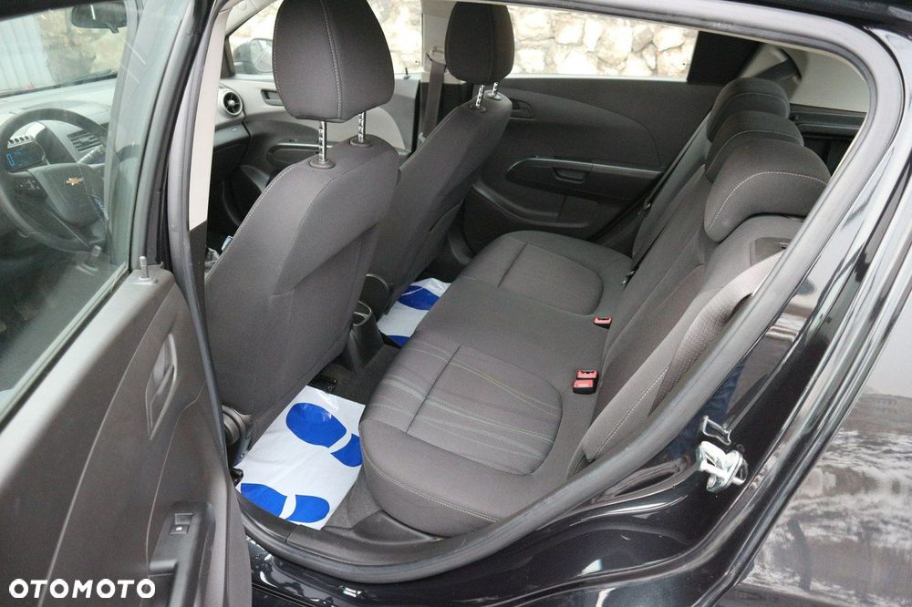 Chevrolet Aveo 1.2 LT - 23